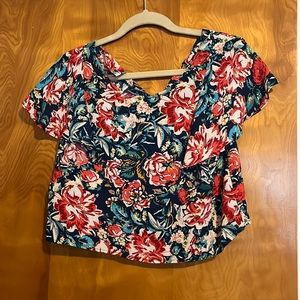 Floral flowy crop top